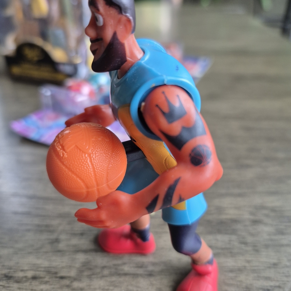 Collectible Lebron James Figurines Lakers Jersey Gold Space Jams Pop Up McDonald - Picture 10 of 14